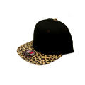 Sombrero de acrílico en blanco modificado para requisitos particulares del snapback del diseño con el borde del cuero del leopardo